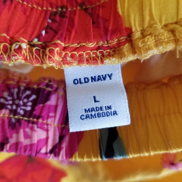 EUC- Old Navy Off the Shoulder Top - Picture 3 of 3